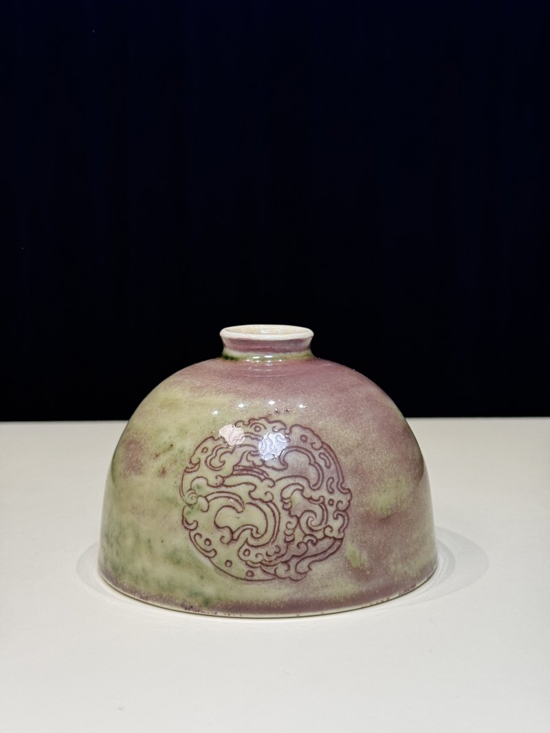 清康熙 豇豆红暗刻团螭纹太白尊 - 图2