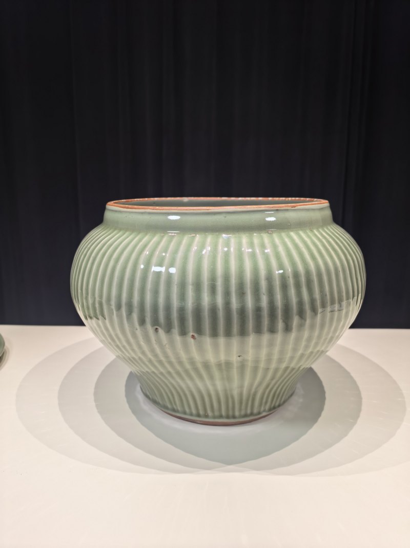 元-明 龙泉窑青釉荷叶盖罐一对 - 图5
