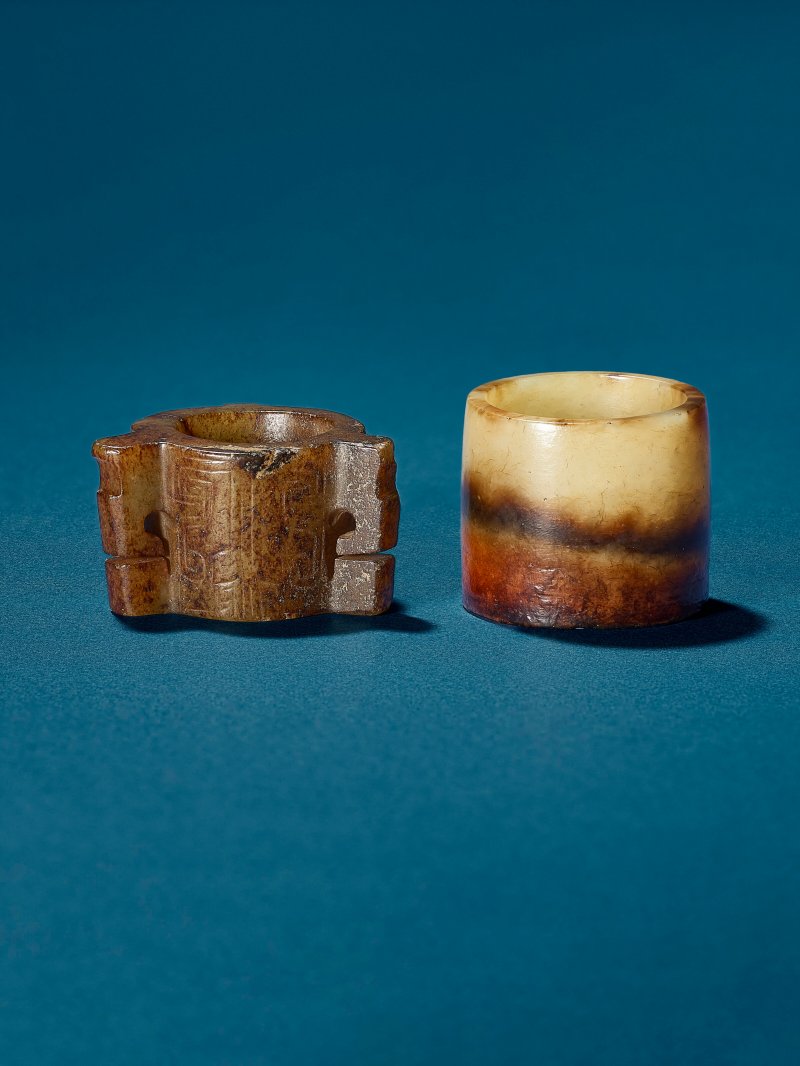 漢或以後 玉柱形飾及玉飾各一  HAN DYNASTY (206 BC–AD 220) OR LATER