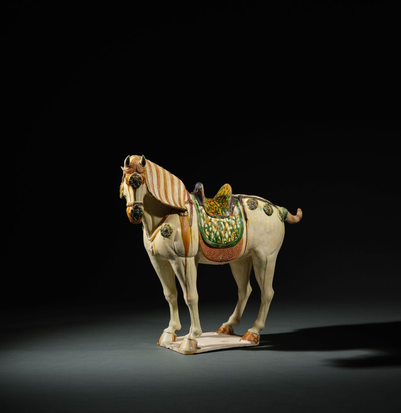 唐　三彩馬 | A MAGNIFICENT LARGE SANCAI-GLAZED CAPARISONED HORSE - 图13