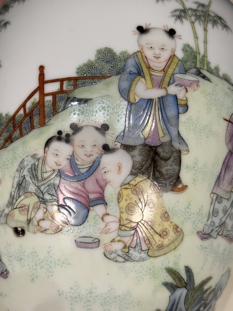 民国 粉彩婴戏图瓶 - 图9