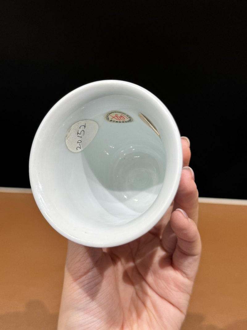 清康熙 青花西厢记之崔莺莺听琴图铃铛杯 - 图9