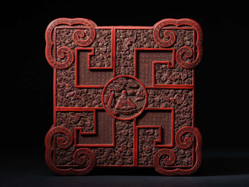 清乾隆　剔紅仙人賀壽圖雙層套盒連座 | A VERY RARE CARVED CINNABAR LACQUER 'IMMORTAL' TWO-TIERED COVERED BOX AND STAND - 图3