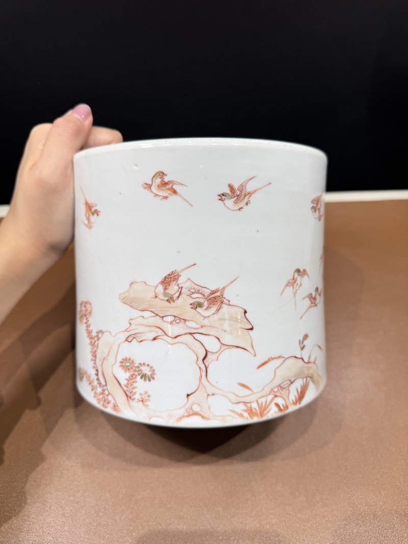 清康熙 矾红描金月月见喜图笔筒 - 图7