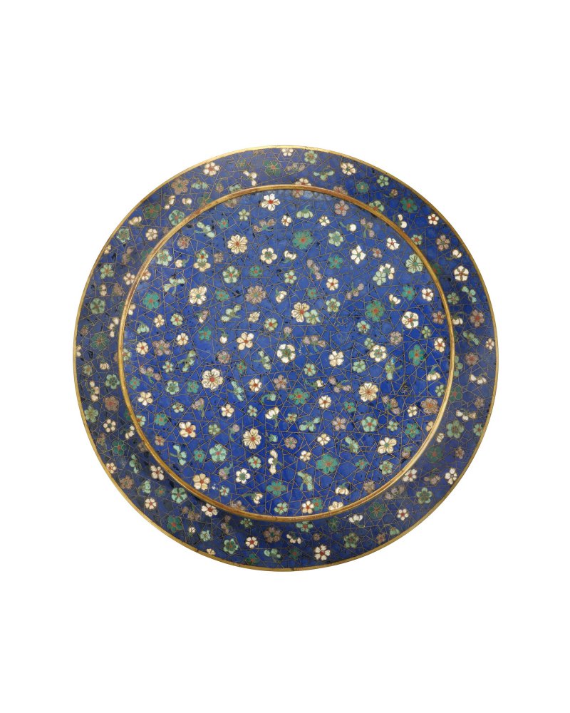 清乾隆　掐絲琺瑯鳳穿牡丹紋折沿盤 | A MASSIVE MAGNIFICENT CLOISONNÉ ENAMEL 'PHOENIX' BASIN - 图4