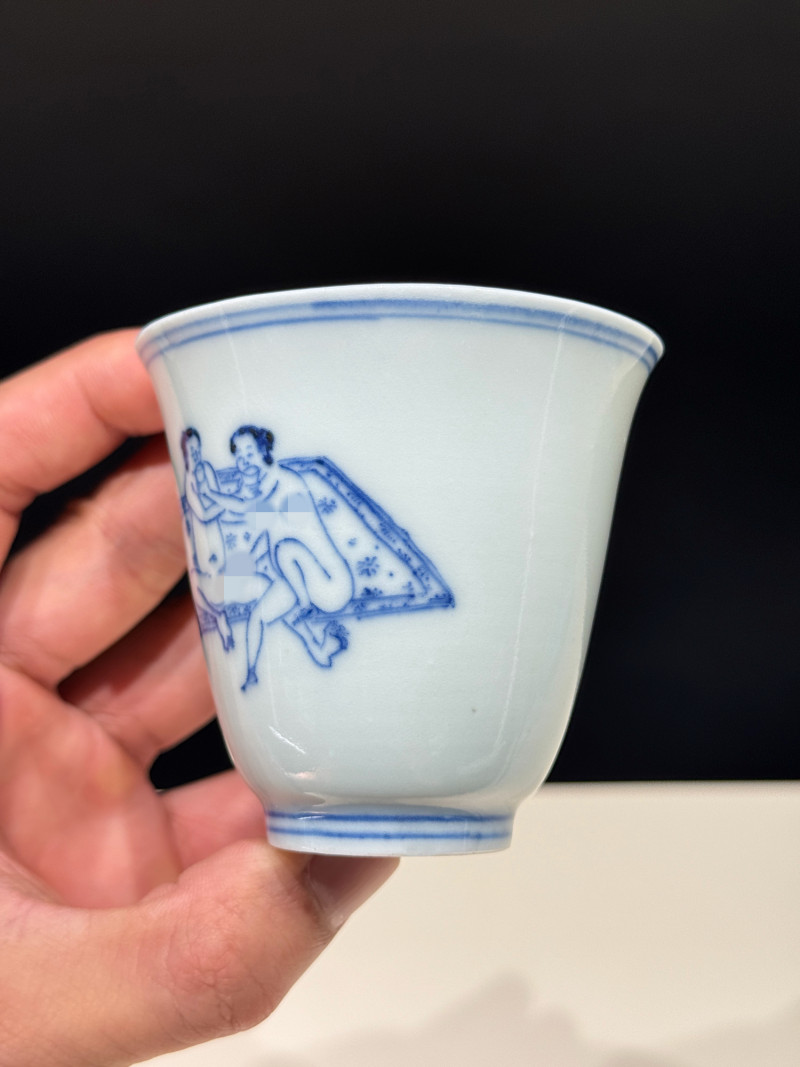 明崇祯 青花才子佳人图铃铛杯 - 图4