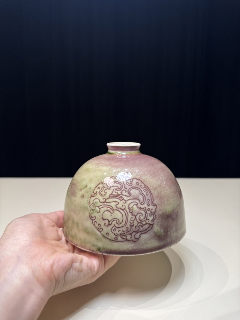 清康熙 豇豆红暗刻团螭纹太白尊 - 图3