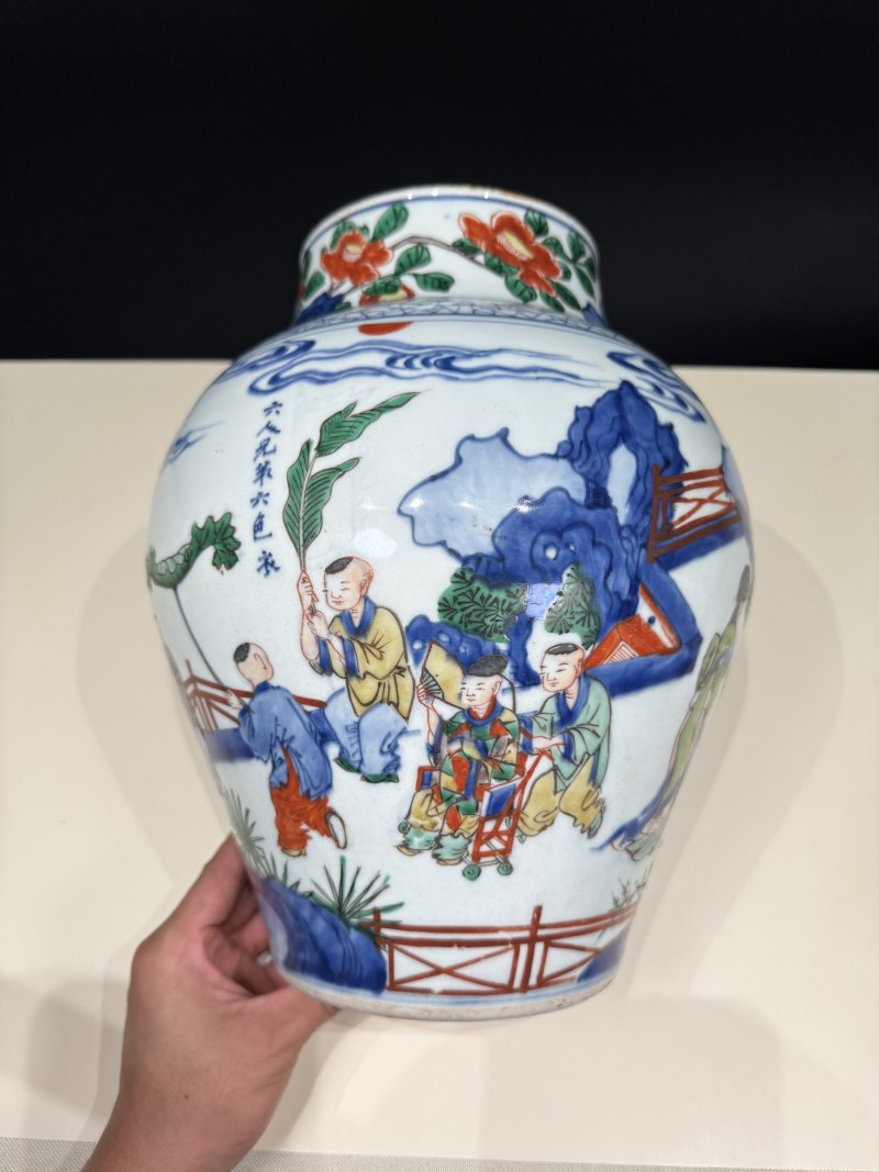 清顺治-康熙 青花五彩婴戏拟三国诸葛亮五丈原退兵图将军罐 - 图11