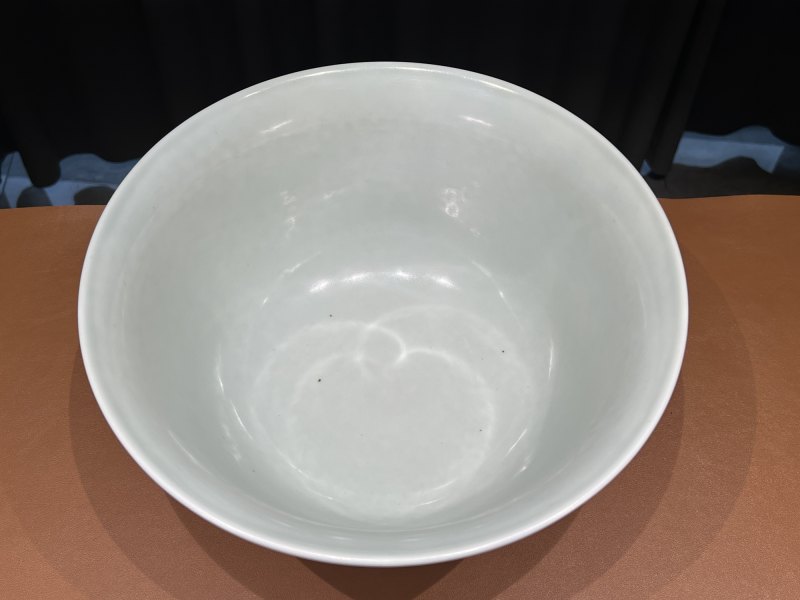 清雍正 粉青釉浮雕折枝花果纹大碗 - 图5