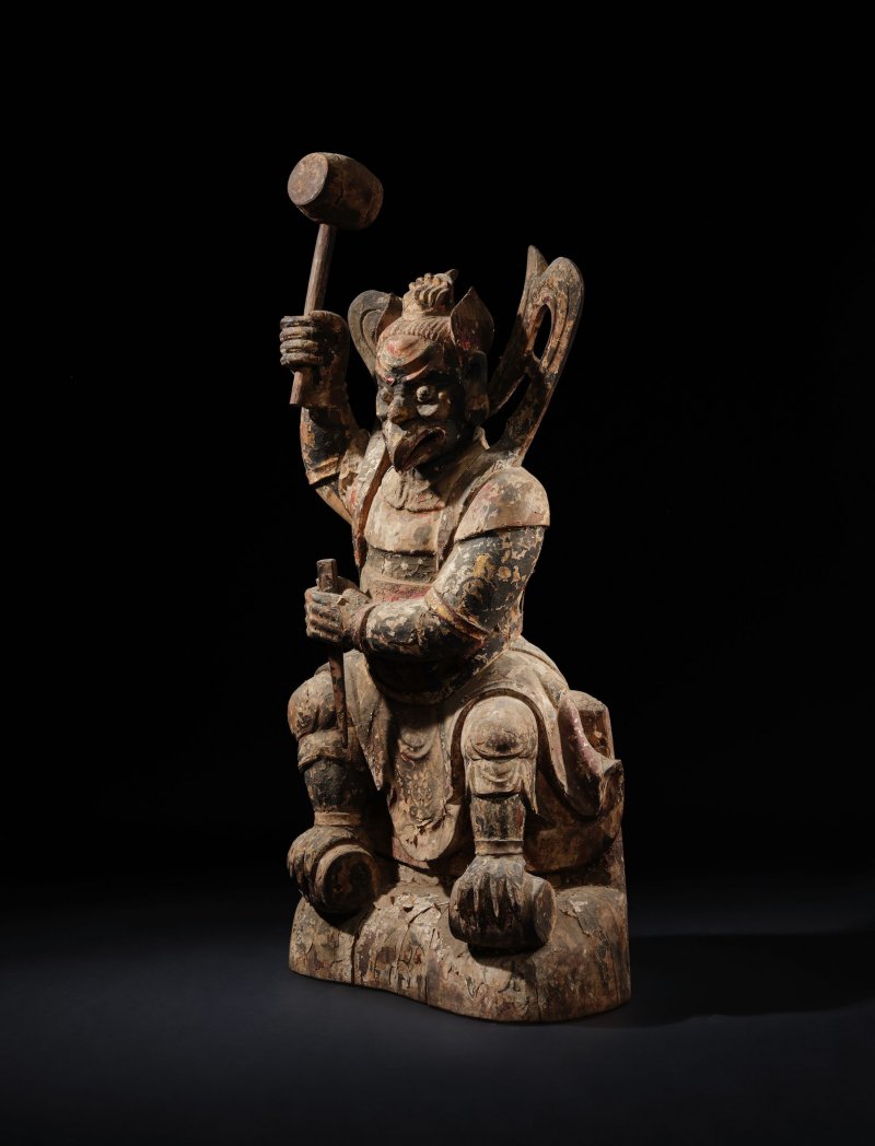 明 約十六世紀 彩繪木雕雷公像 | A POLYCHROMED WOOD FIGURE OF LEI GONG - 图5