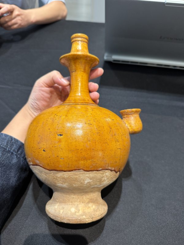 唐 黃釉淨瓶 - 图12