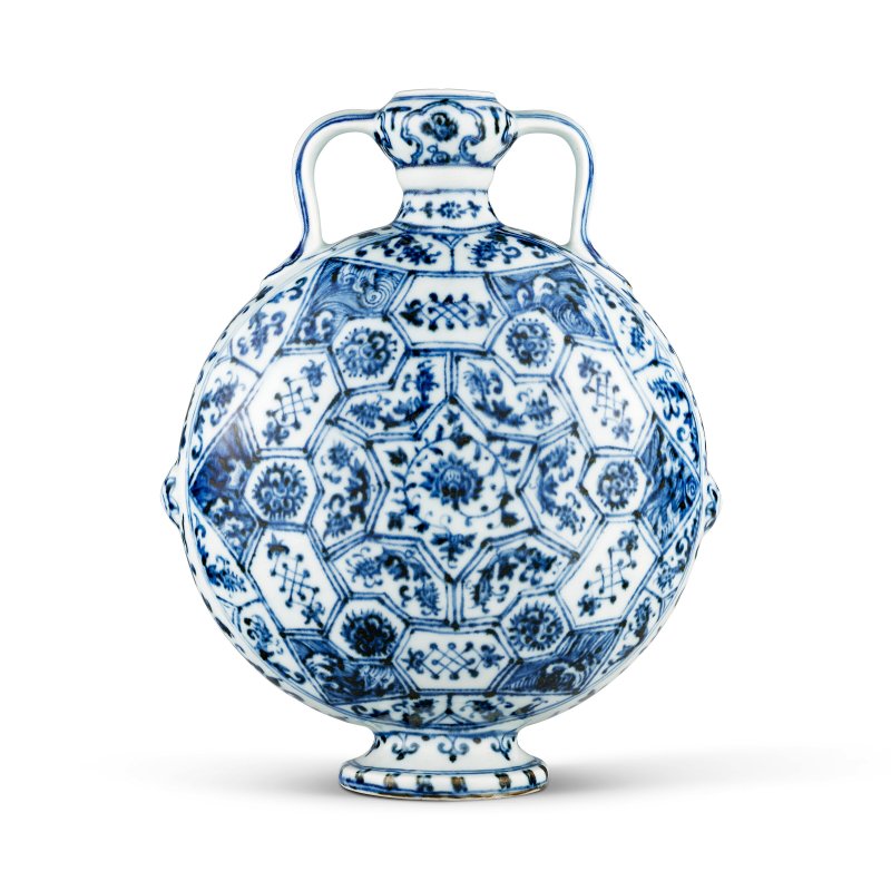 明永樂 青花花卉錦紋如意耳扁壺  YONGLE PERIOD (1403-1425)