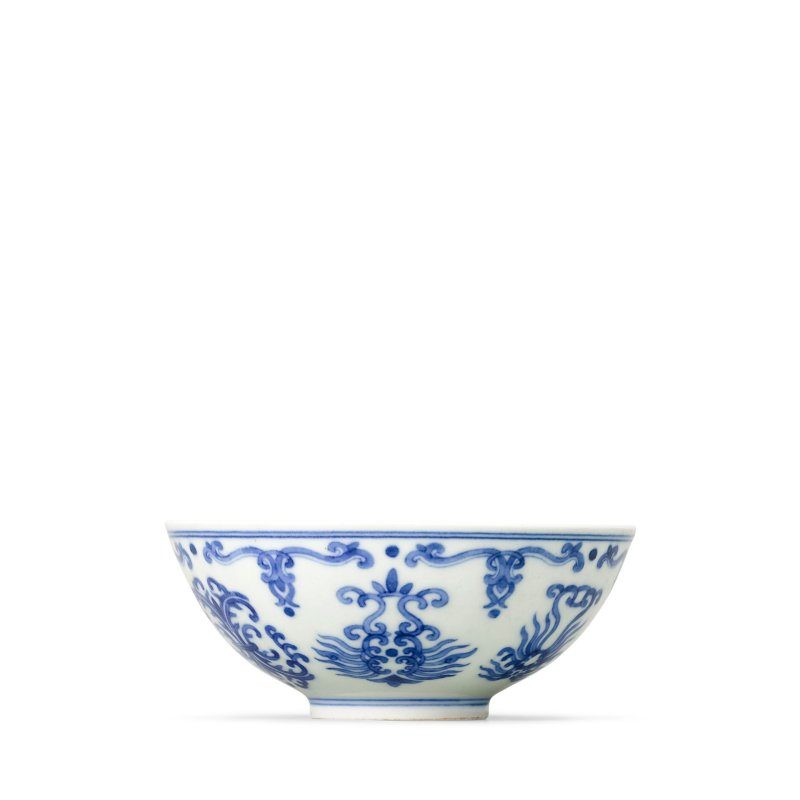 清雍正　青花忍冬紋碗 | A FINE BLUE AND WHITE BOWL - 图4