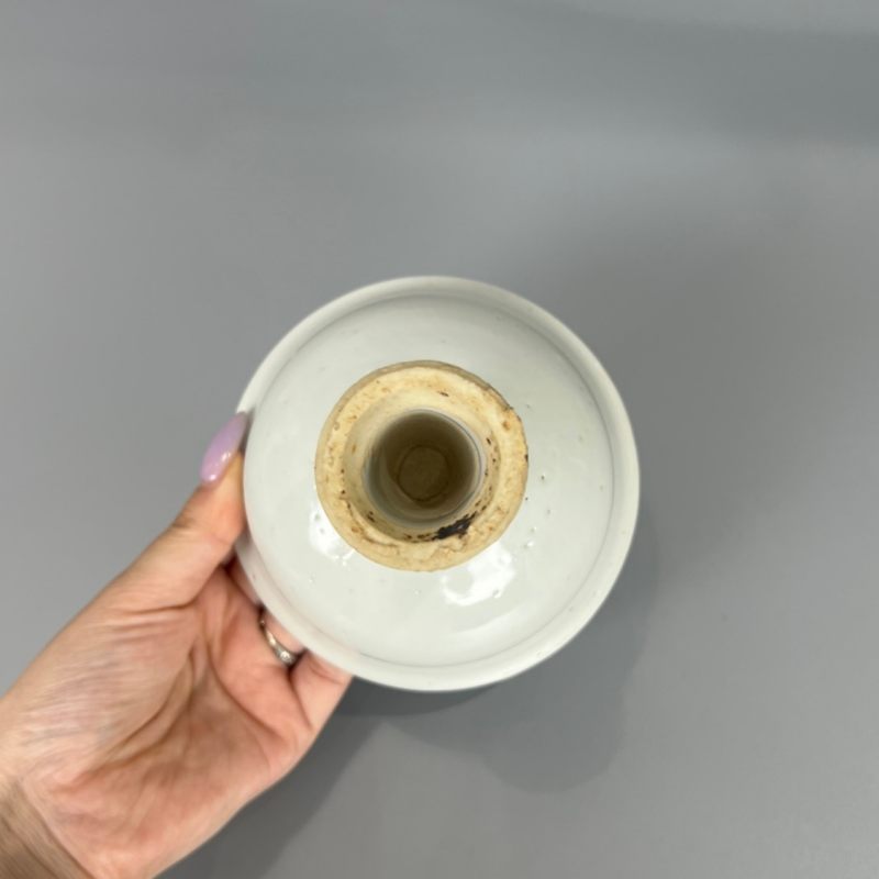 明代 白釉龙纹高足杯 - 图7