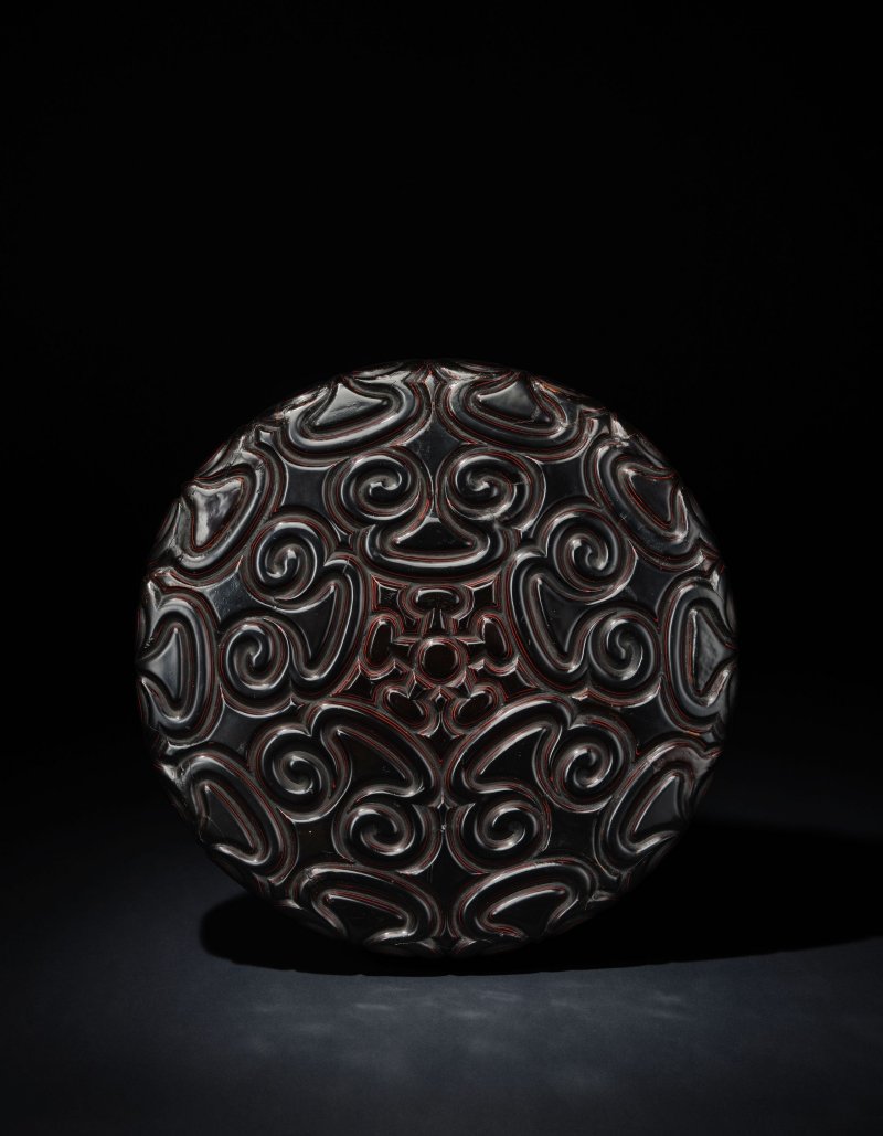 元　剔犀黑漆如意雲紋圓蓋盒 | A TIXI BLACK LACQUER BOX AND COVER