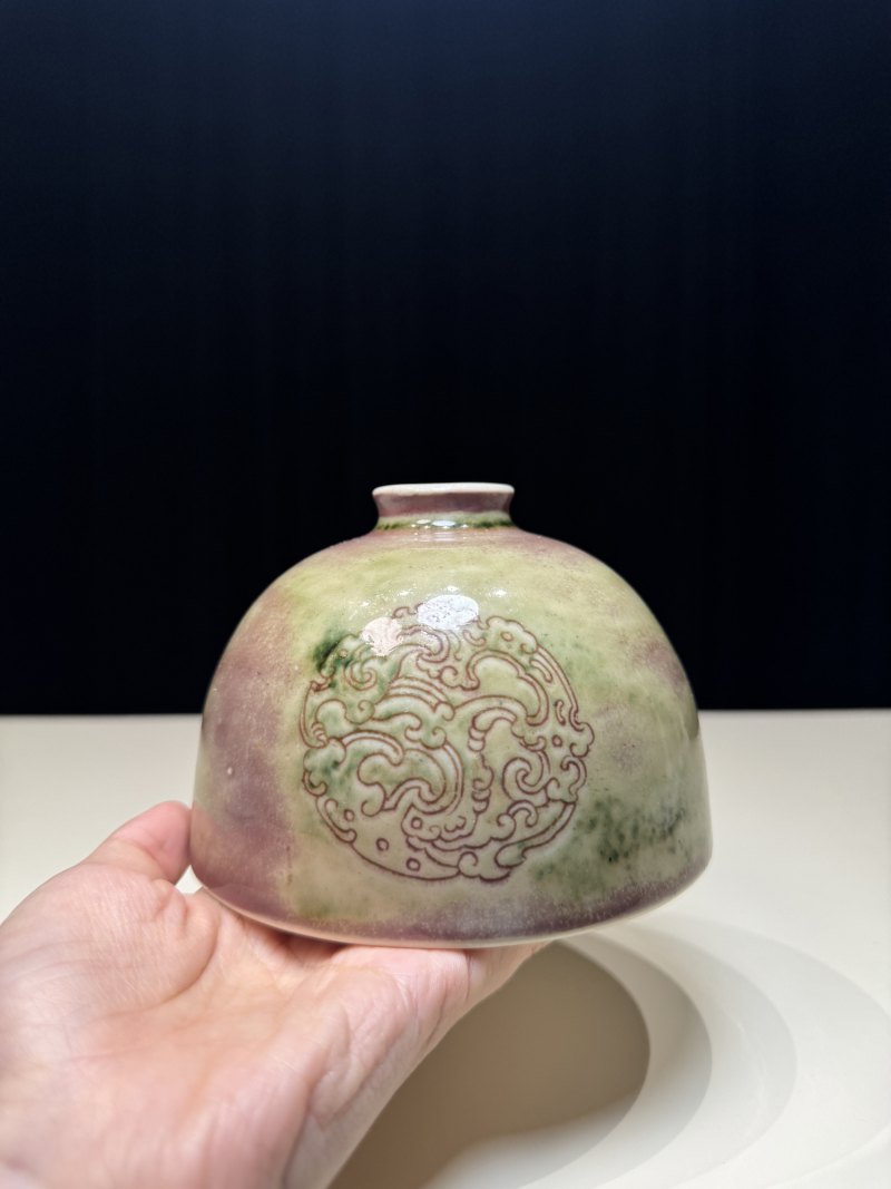 清康熙 豇豆红暗刻团螭纹太白尊 - 图5