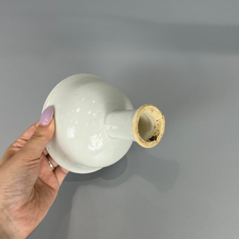 明代 白釉龙纹高足杯 - 图8