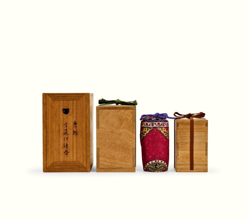 明天启—崇祯 青花高士图小杯一套五只（附四层原供箱） - 图2