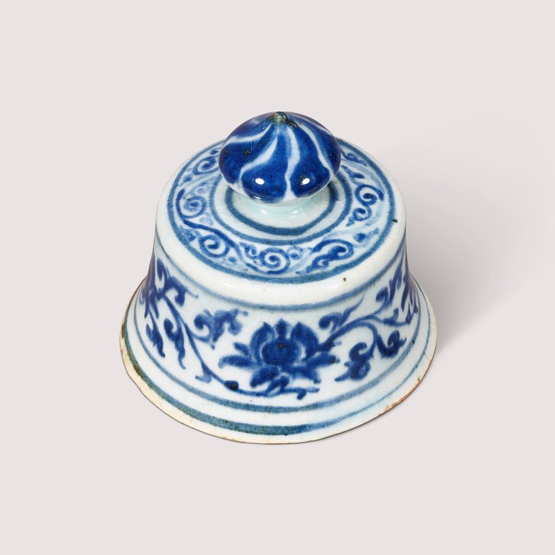 明正統 青花鳳凰穿蓮紋帶蓋梅瓶  ZHENGTONG PERIOD (1436-1449) - 图2