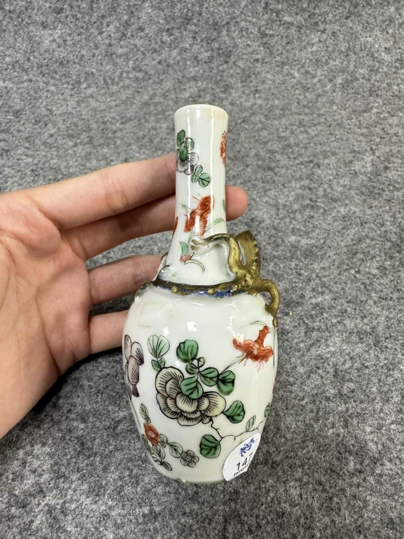    清 五彩花卉蟠螭莱菔瓶 - 图5