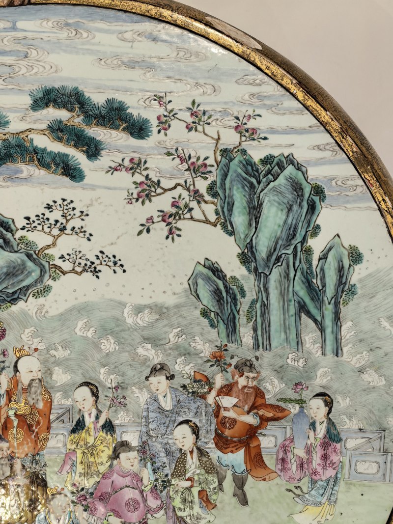 清乾隆 粉彩十二花神图案几 - 图9