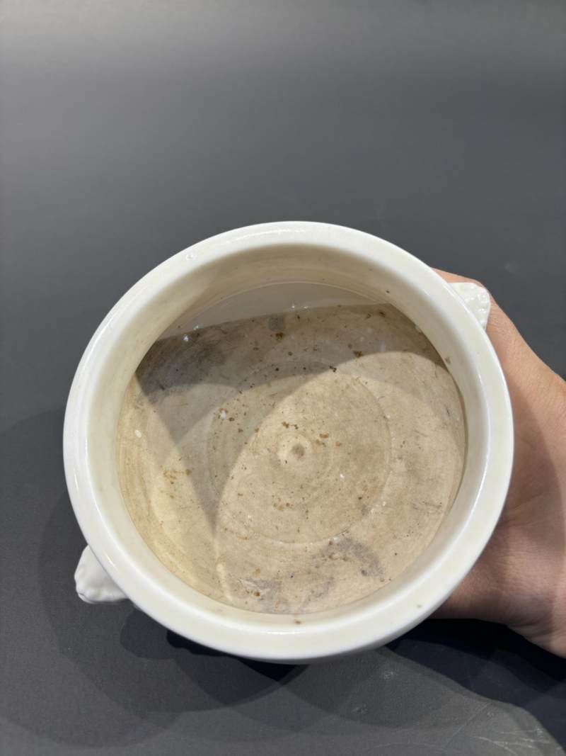    明末清初 德化窑白釉铺首炉 - 图6