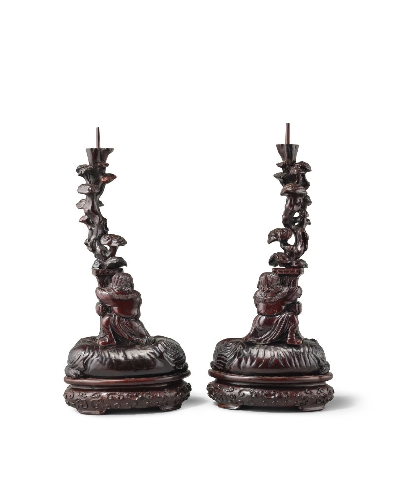 清乾隆　紫檀太平有象燭台一對 | A PAIR OF ZITAN 'BOY AND ELEPHANT' CANDLESTICKS - 图4