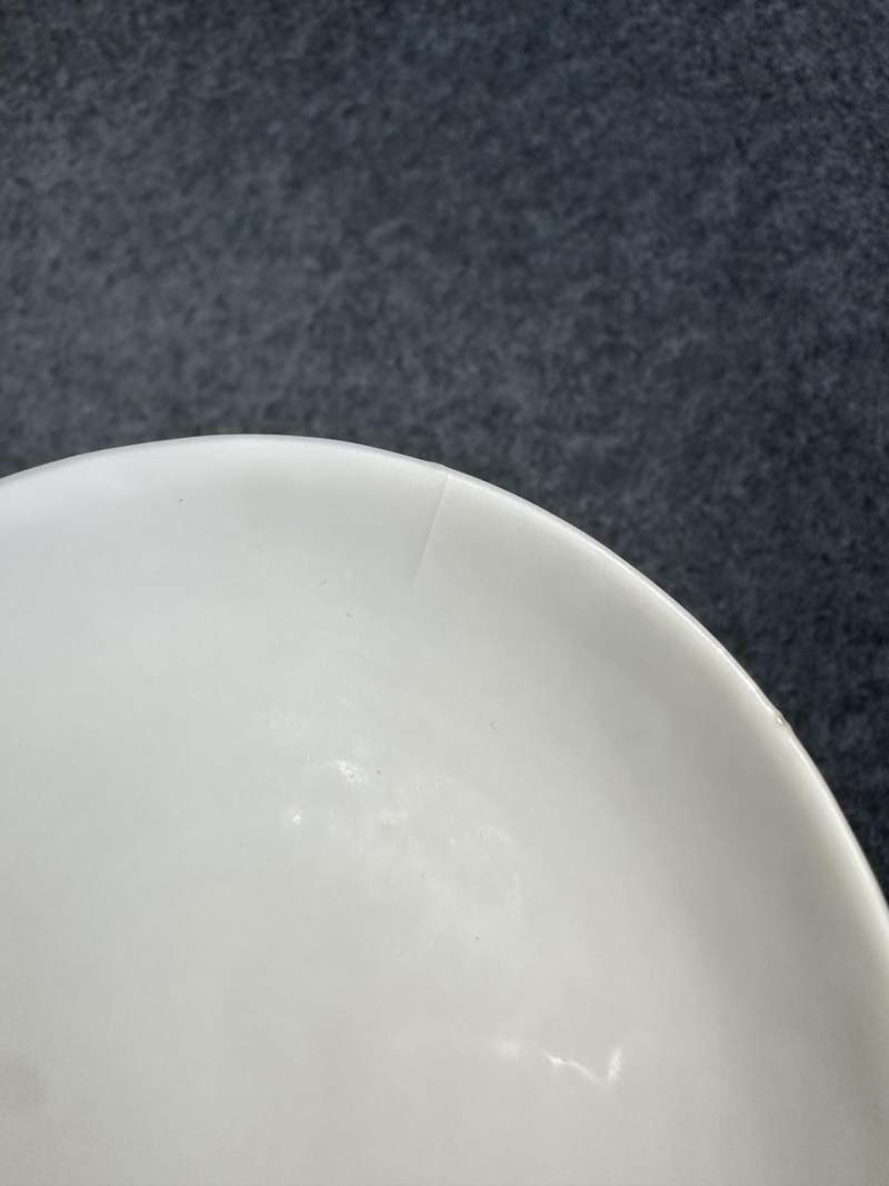    民国 江西瓷业公司蓝地轧道粉彩开窗花鸟盖碗一对 - 图31