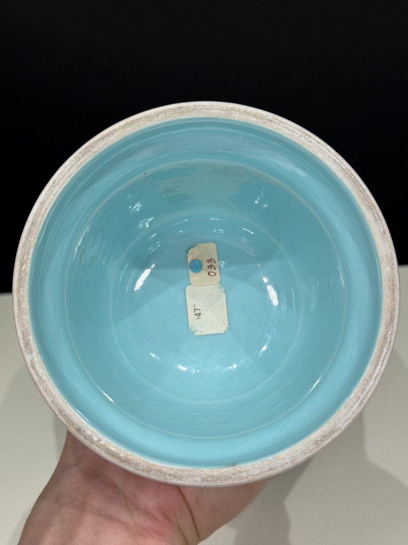 清道光 蓝地粉彩缠枝莲托双喜烛台一对 - 图15