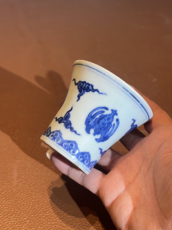 清 青花云蝠纹花插 - 图8