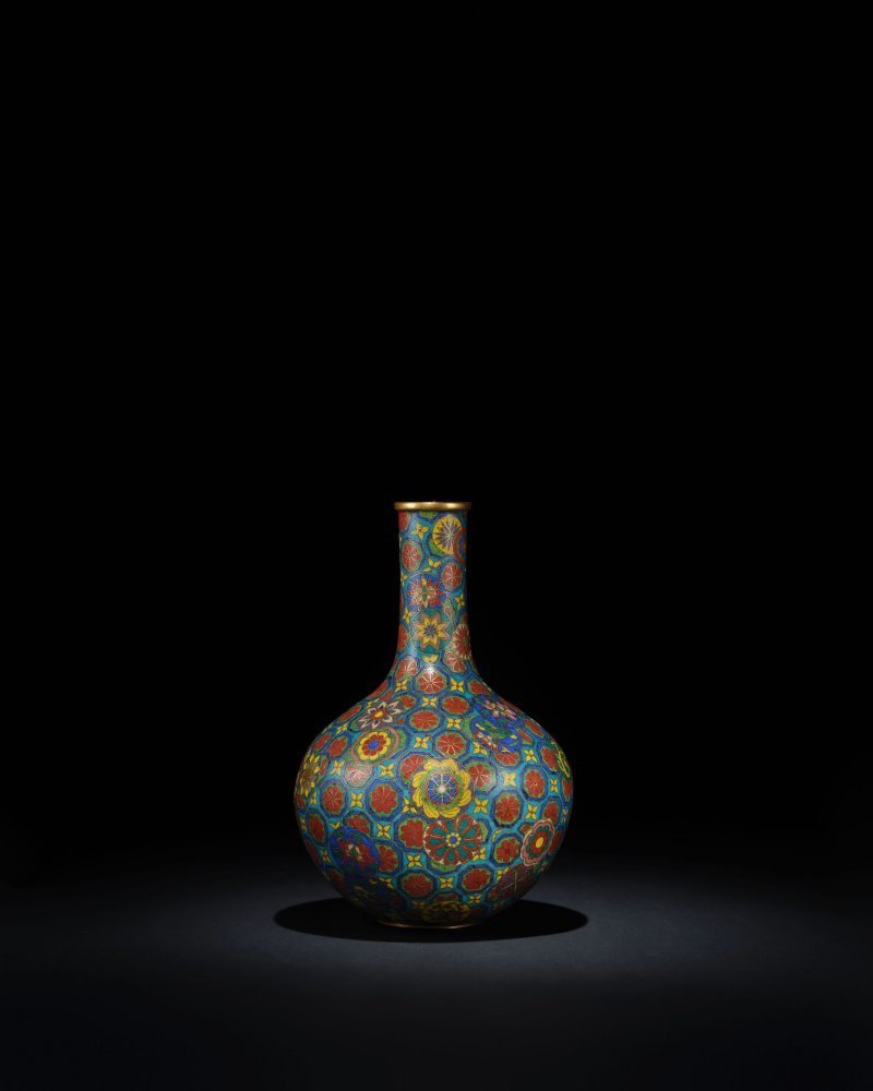 清雍正/乾隆早期　掐絲琺瑯錦地團花天球瓶 | A RARE CLOISONNÉ ENAMEL BOTTLE VASE - 图4