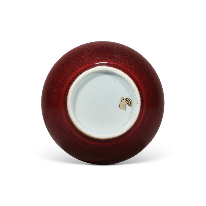 清康熙 郎窯紅釉綠彩暗刻花紋膽瓶  KANGXI PERIOD (1662-1722) - 图2
