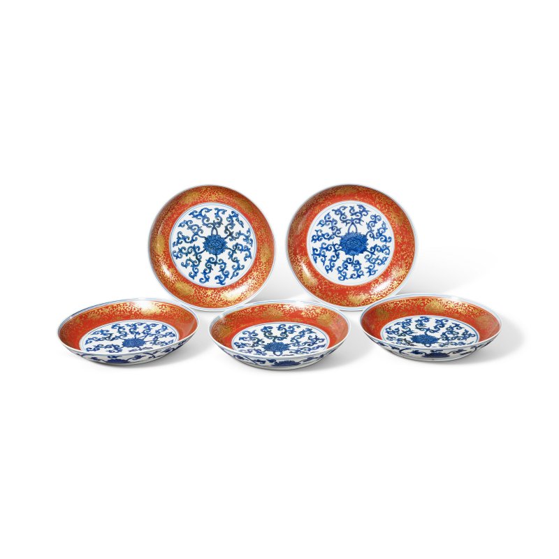 明萬曆 青花礬紅描金纏枝蓮紋盤一組五件  WANLI PERIOD (1573-1620) - 图1