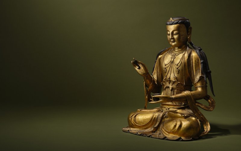 元/明　銅鎏金觀音坐像 | AN EXCEPTIONALLY RARE MONUMENTAL GILT-BRONZE FIGURE OF AVALOKITESVARA - 图4