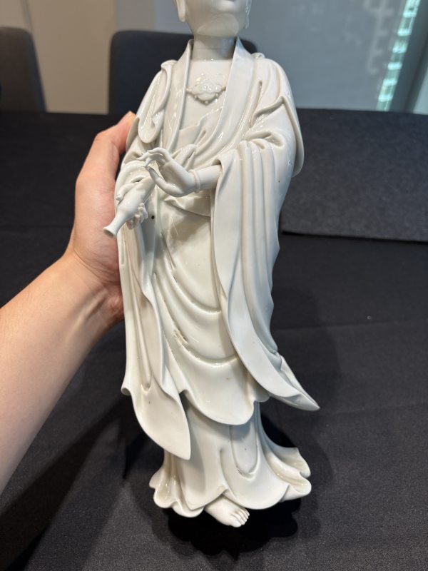 清 德化白釉“博及漁人”款觀音像 - 图12