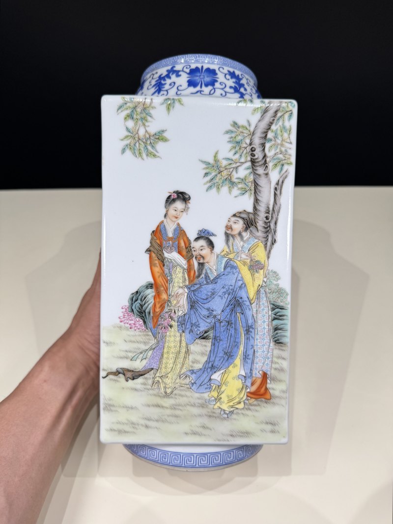 民国 粉彩十二花神故事图琮式瓶一对 - 图7