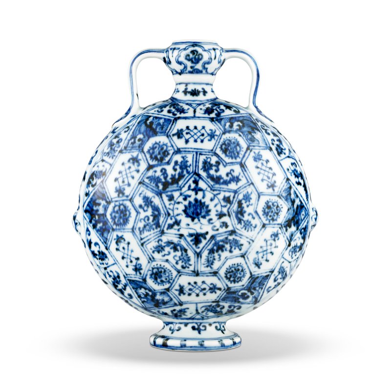 明永樂 青花花卉錦紋如意耳扁壺  YONGLE PERIOD (1403-1425) - 图3