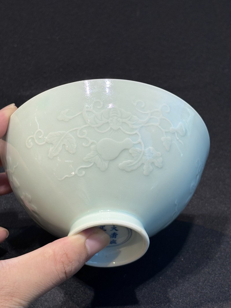 清雍正 粉青釉模印福祿萬代紋雞心碗一對 - 图29