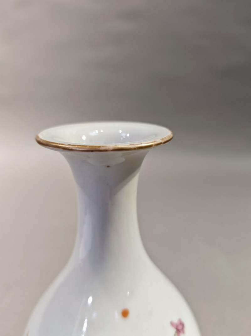    粉彩周敦颐爱莲玉壶春瓶 - 图4