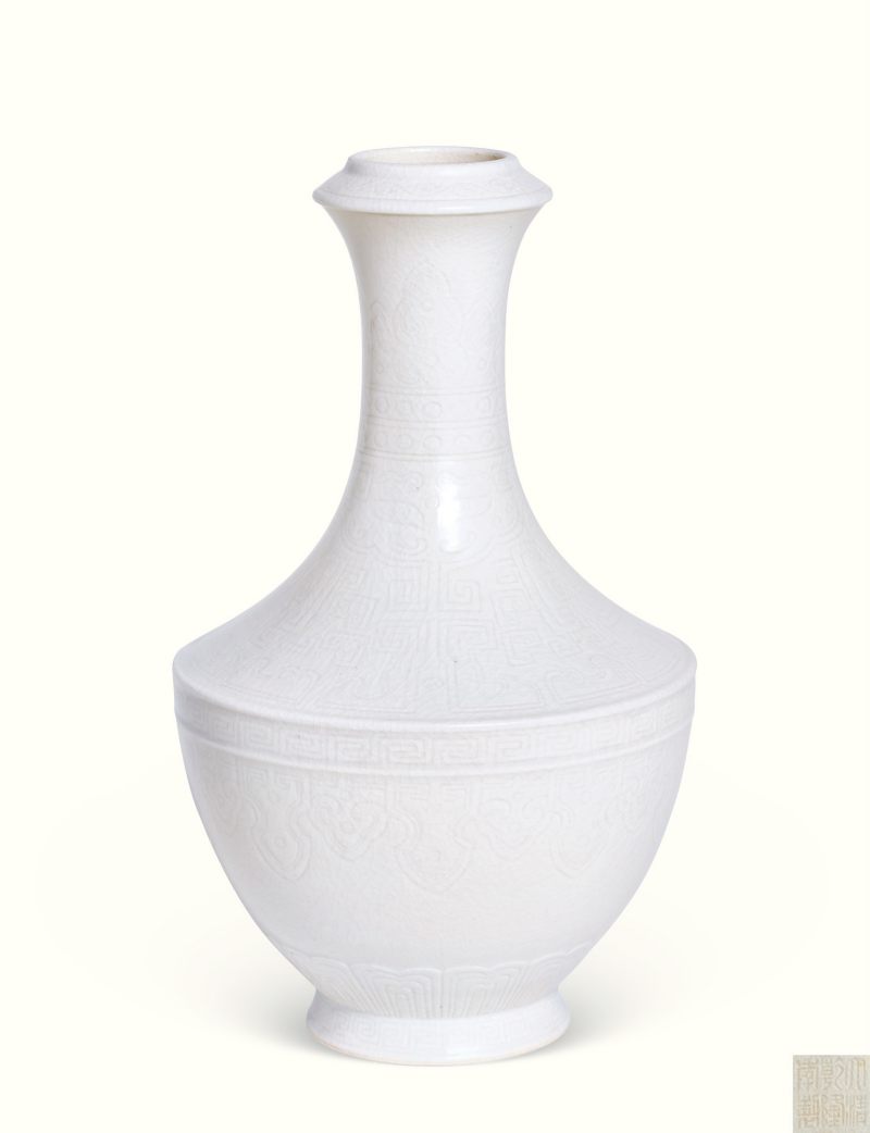 清乾隆 白釉仿定饕餮纹盖碗尊 - 图1