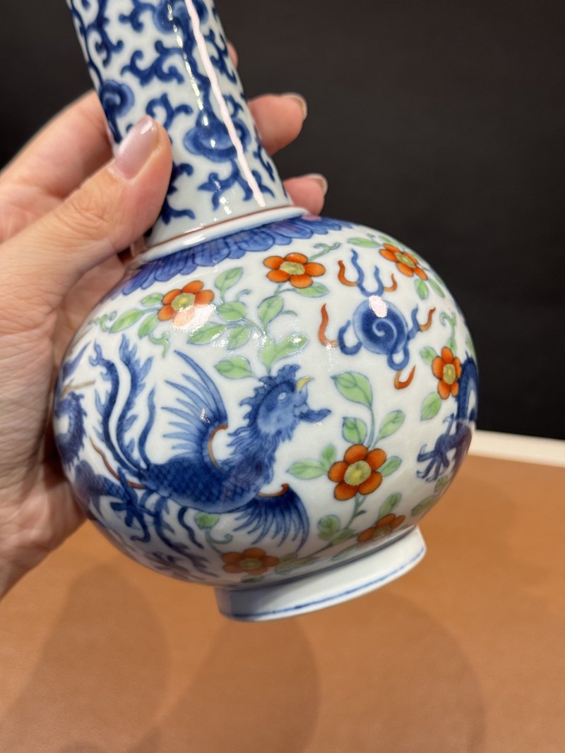 清雍正 青花加洋彩龙凤呈祥小赏瓶 - 图9