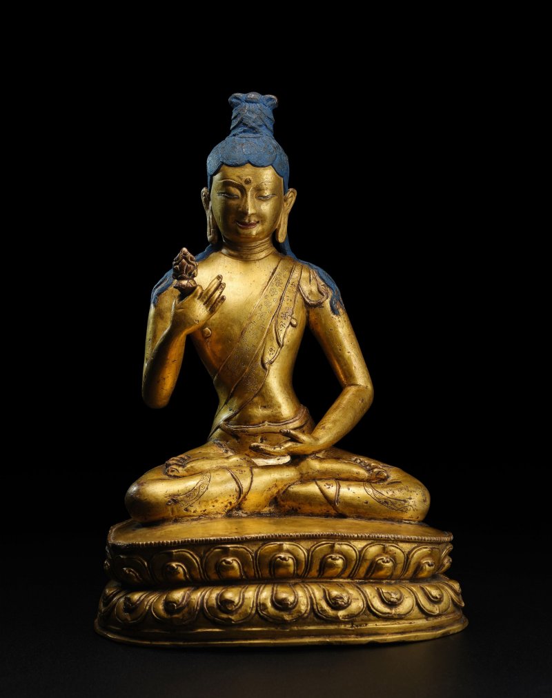 西藏 十五世紀 銅鎏金持寶手菩薩像 | A GILT COPPER ALLOY FIGURE OF RATNAPANI - 图4