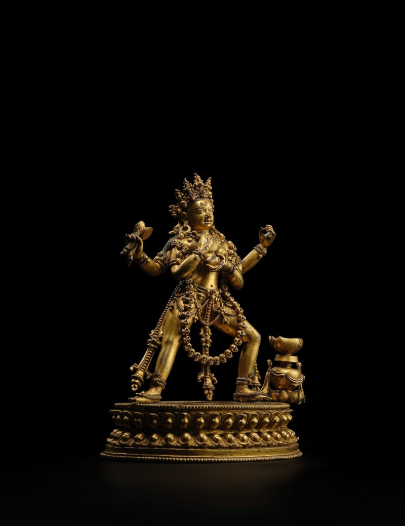 扎什倫布 藏中 十七世紀 銅鎏金空行母像 | A GILT COPPER ALLOY FIGURE OF A DAKINI - 图8