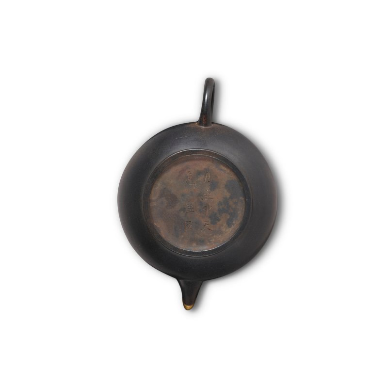 清十八/十九世紀 宜興紫砂鑲金屬題詩茶壺  QING DYNASTY, 18TH-19TH CENTURY - 图2