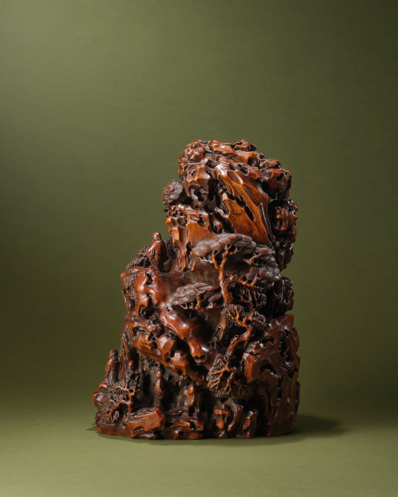 十八世紀　黃楊木雕八仙祝壽圖擺件 | A VERY FINE BOXWOOD 'MOUNTAIN AND EIGHT IMMORTALS' CARVING - 图4