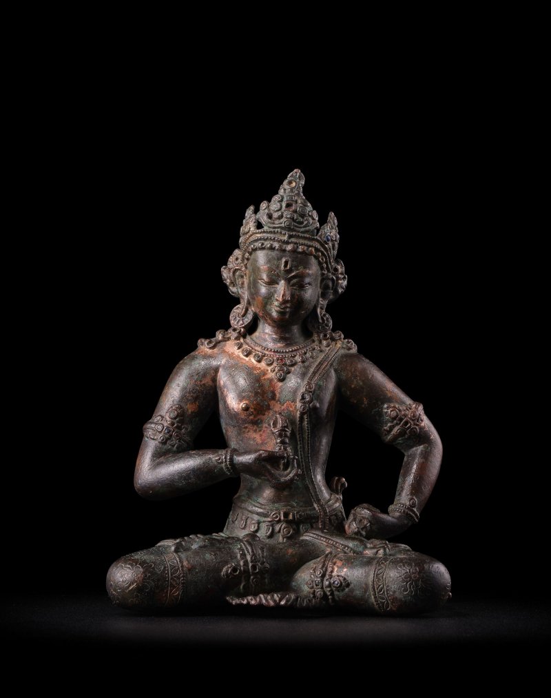 尼泊爾 馬拉時期 十三/十四世紀 金剛薩埵銅像 | A COPPER ALLOY FIGURE OF VAJRASATTVA - 图1