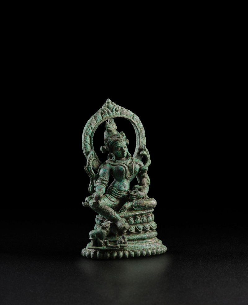 印度東北部 帕拉時期 十二世紀 安比迦銅像 | A COPPER ALLOY FIGURE OF AMBIKA - 图6