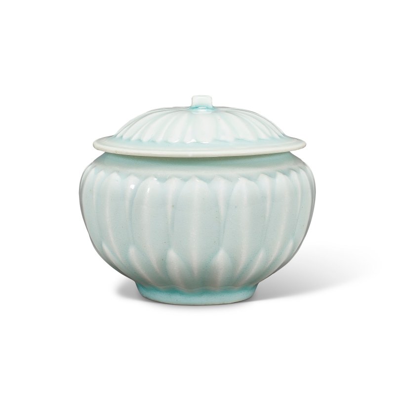 南宋 青白釉刻蓮瓣紋小蓋罐  SOUTHERN SONG DYNASTY (1127-1279) - 图1