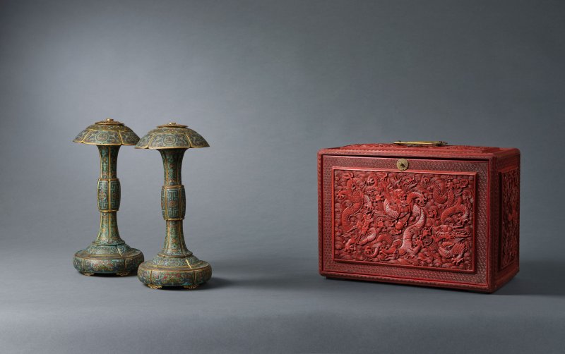清乾隆　剔紅九龍圖提梁匣 | A CARVED CINNABAR LACQUER 'DRAGON' CABINET - 图8