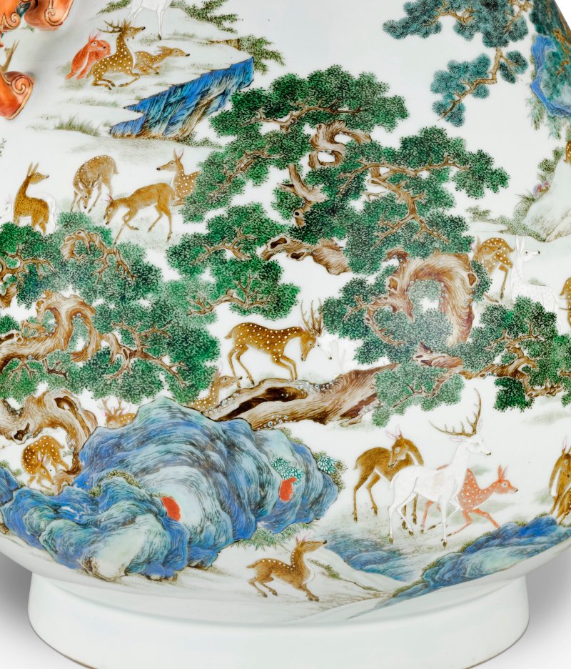 清乾隆 洋彩百鹿雙耳尊 六字篆書款  QIANLONG SIX-CHARACTER SEAL MARK IN UNDERGLAZE BLUE AND OF THE PERIOD (1736-1795) - 图4
